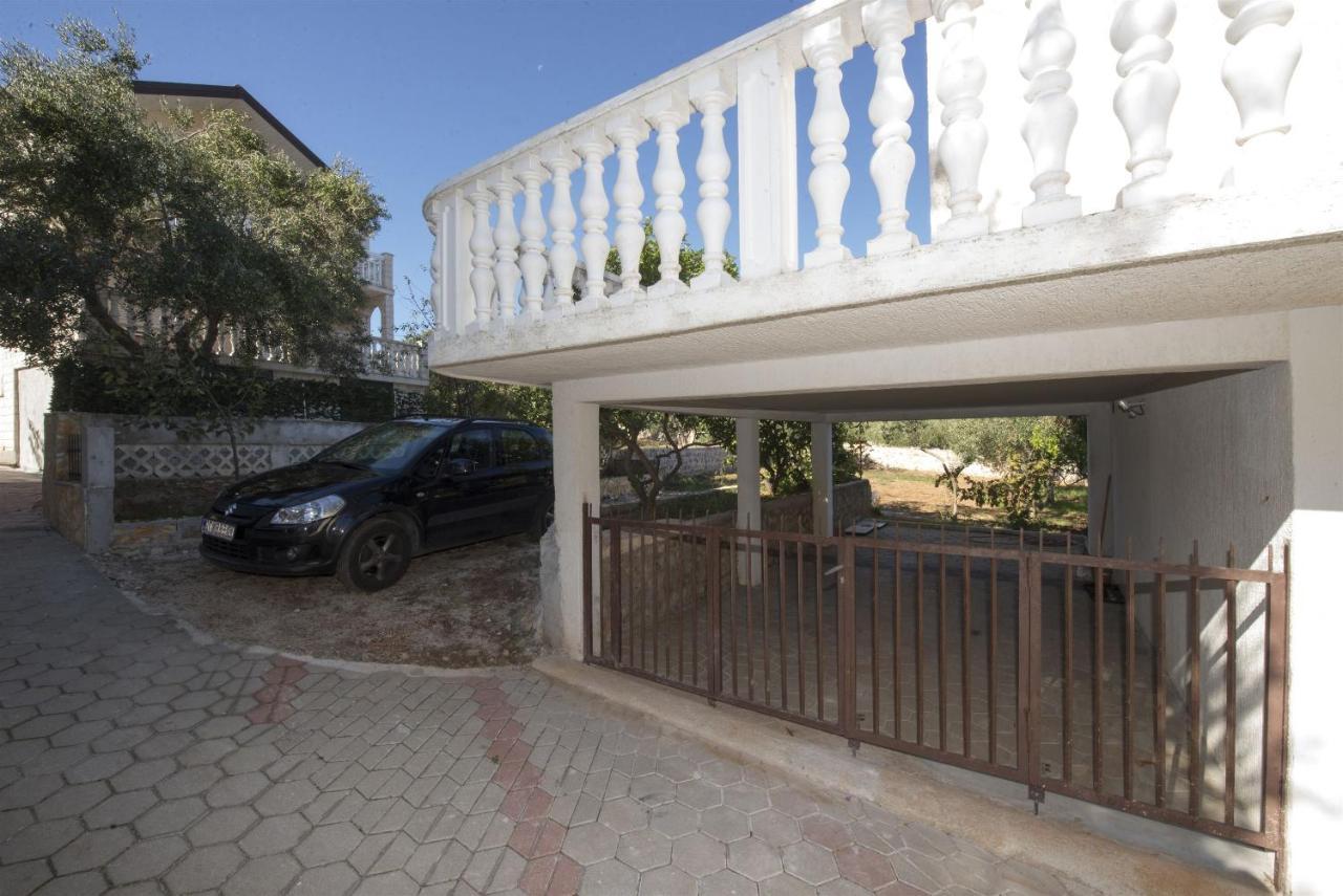 Apartment Jure 斯拉汀 外观 照片