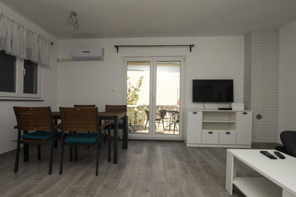 Apartment Jure 斯拉汀 外观 照片