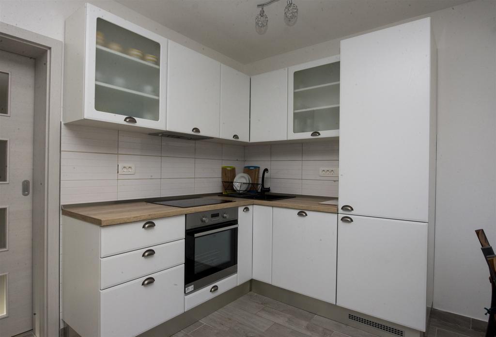 Apartment Jure 斯拉汀 外观 照片